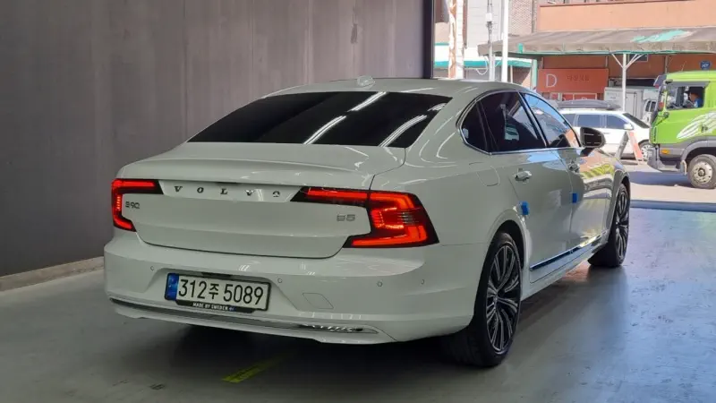 Volvo S90