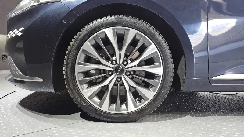 Kia K8