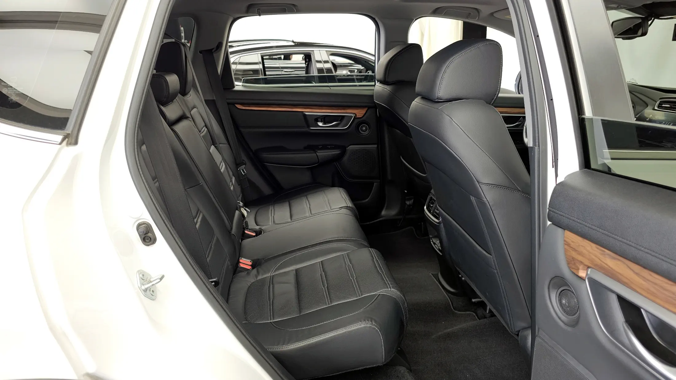HONDA CR-V 2021г.в. силовым агрегатом объёмом 1498 см3 на 193 л.с цвет Белый - экспорт из Кореи. Фото №12