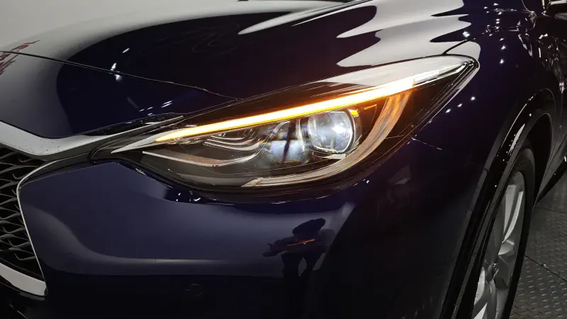 Infiniti Q30