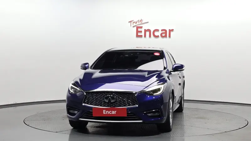 Infiniti Q30
