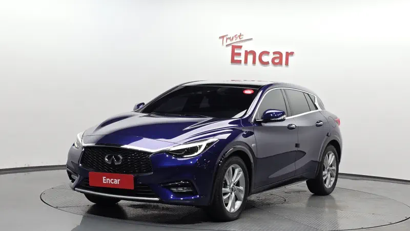 Infiniti Q30