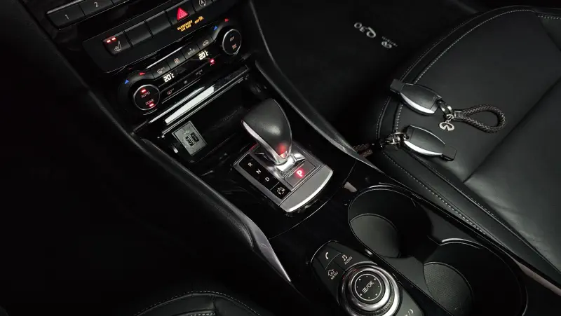 Infiniti Q30