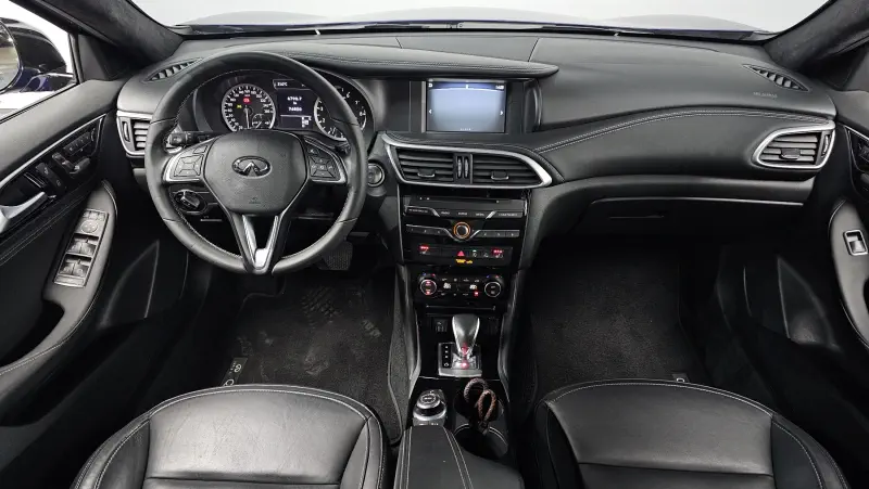 Infiniti Q30