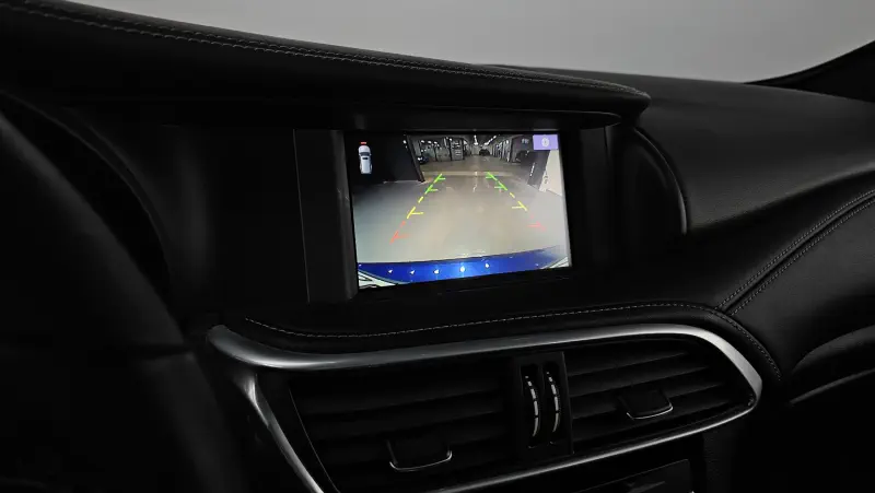 Infiniti Q30