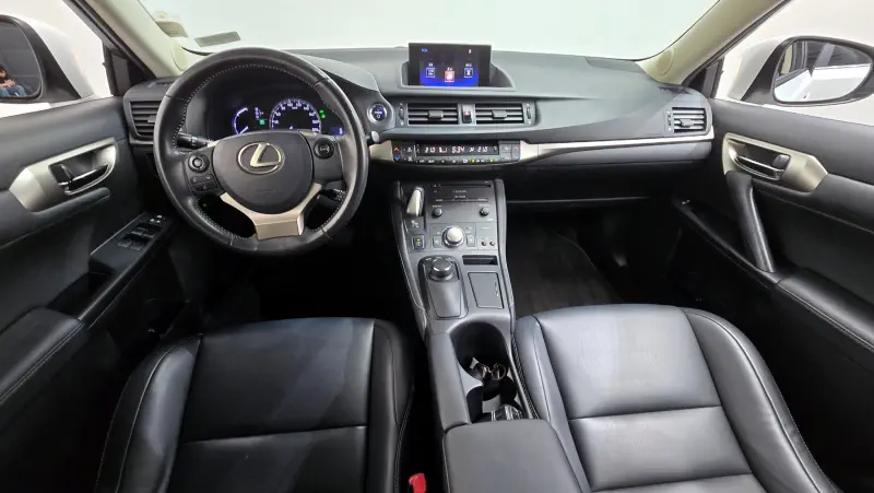 Lexus CT200h