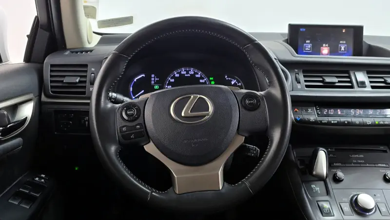 Lexus CT200h