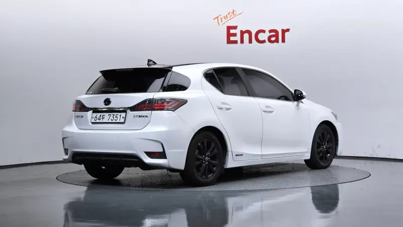 Lexus CT200h