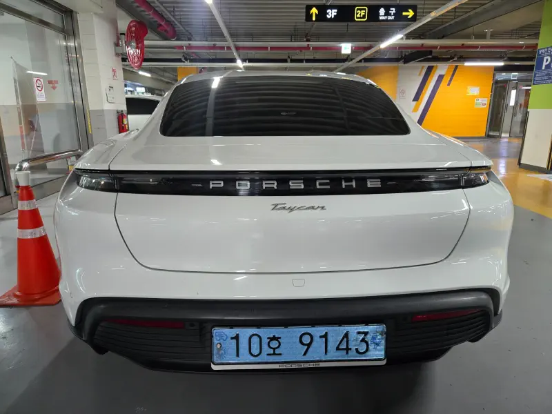 Porsche Taycan