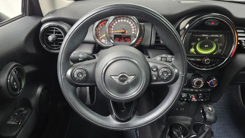 MINI Hatch