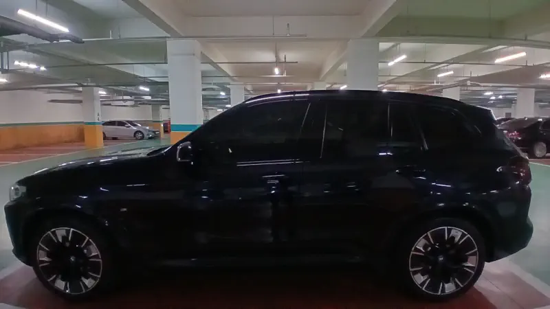 BMW iX3