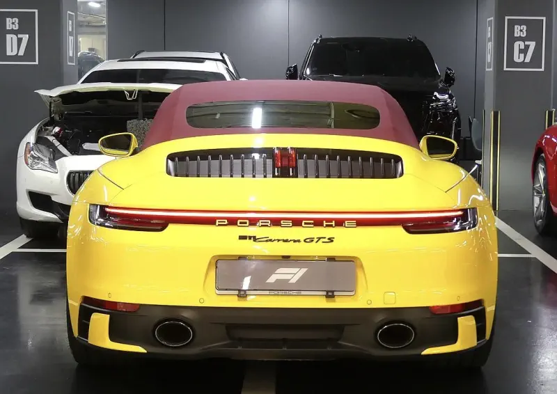 Porsche 911