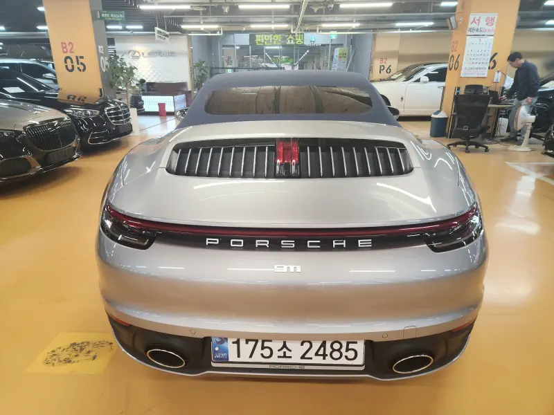 Porsche 911