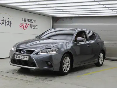 Lexus CT200h