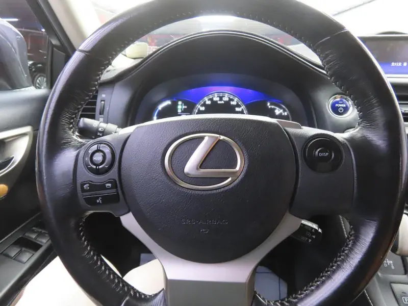 Lexus CT200h