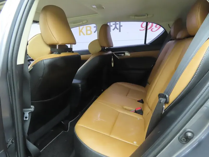 Lexus CT200h
