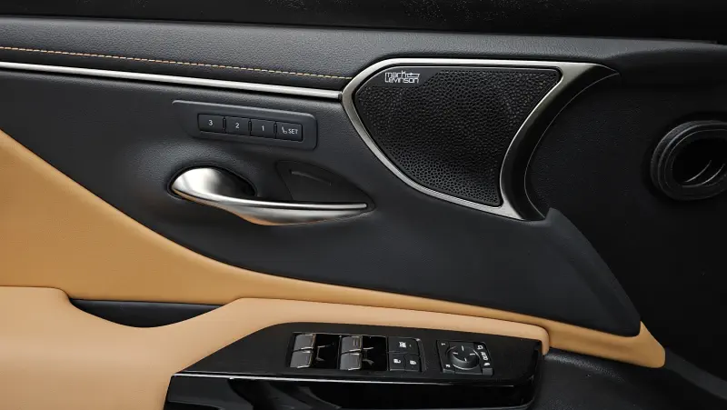 Lexus ES300h
