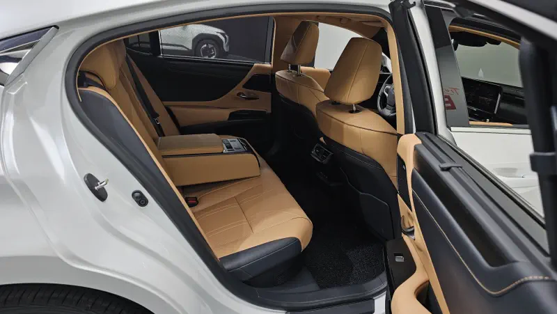 Lexus ES300h