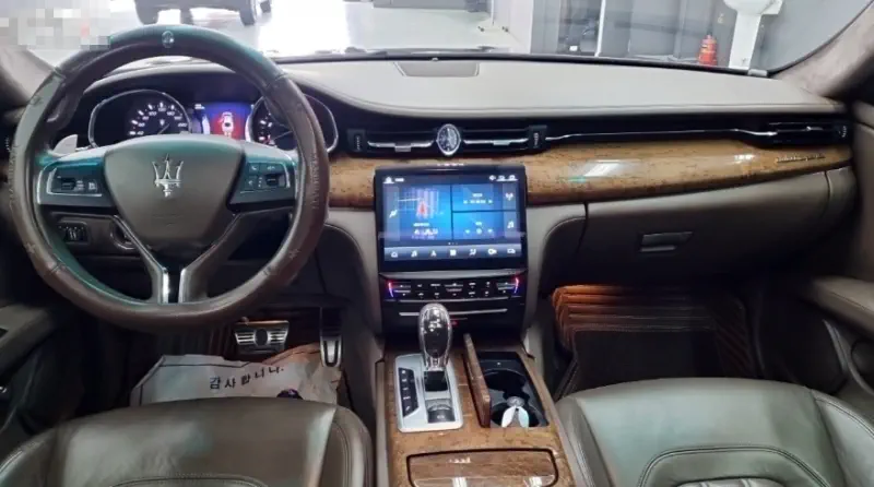 Maserati Quattroporte