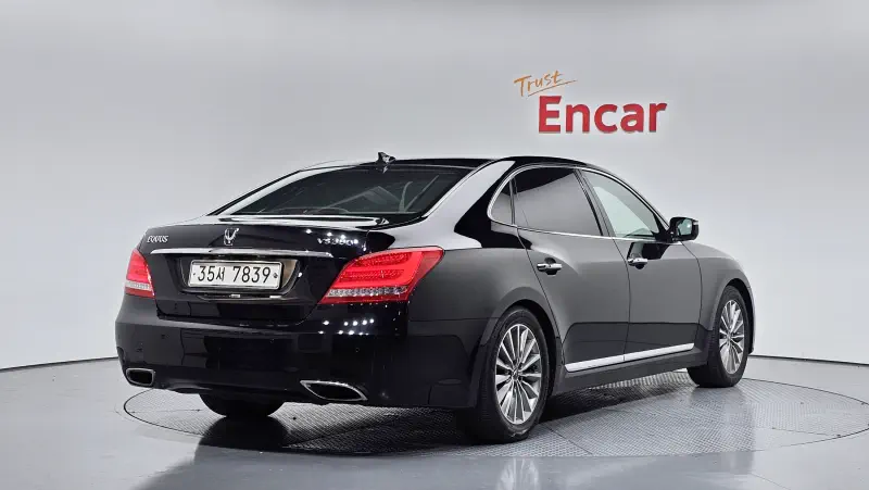 Hyundai Equus