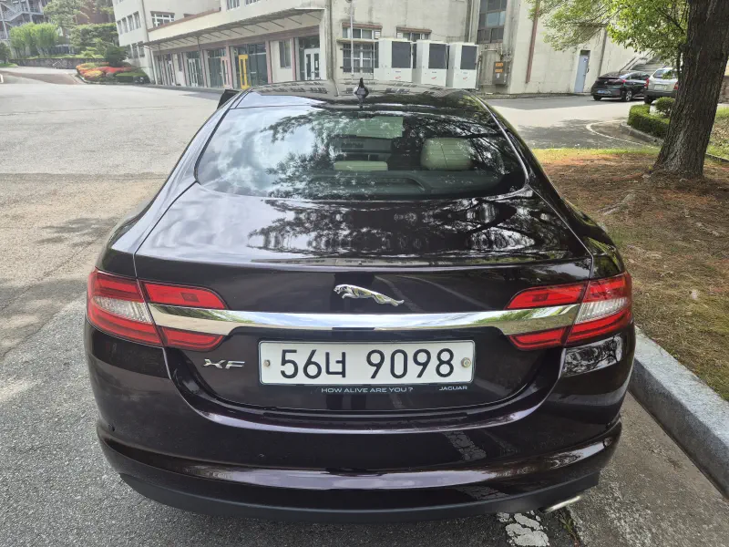 Jaguar XF