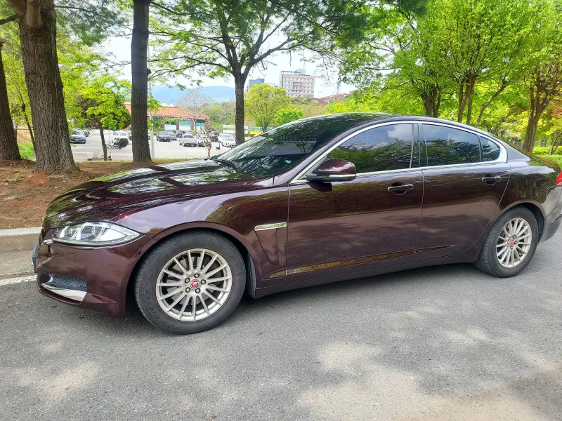 Jaguar XF