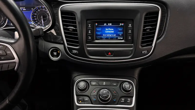 Chrysler 200