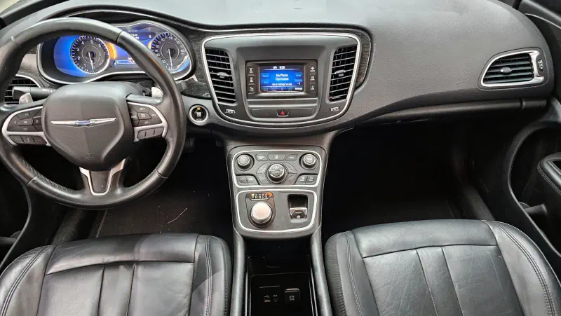 Chrysler 200