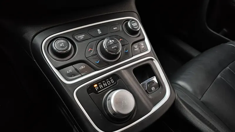 Chrysler 200