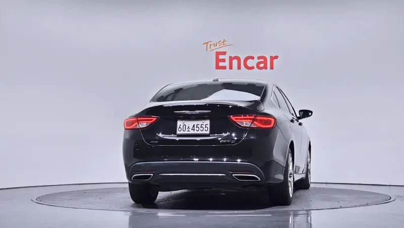 Chrysler 200