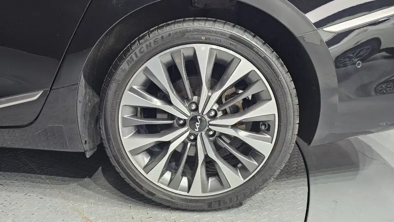 Kia K8