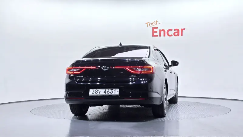 Renault SM6