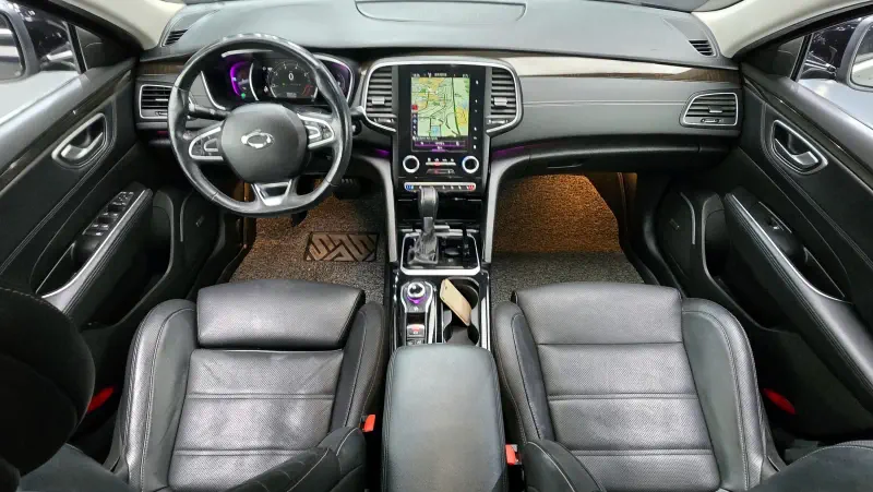 Renault SM6