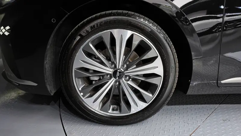 Kia K8