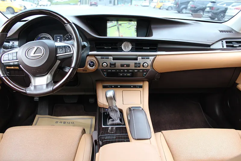 Lexus ES300h