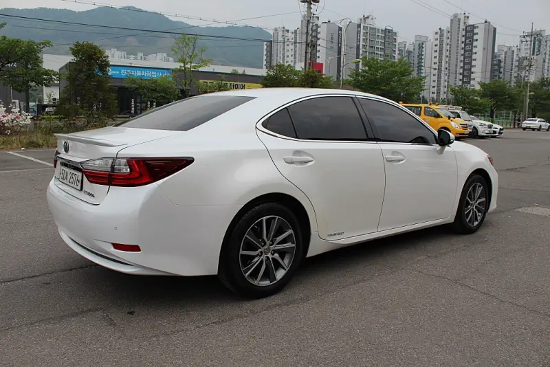 Lexus ES300h