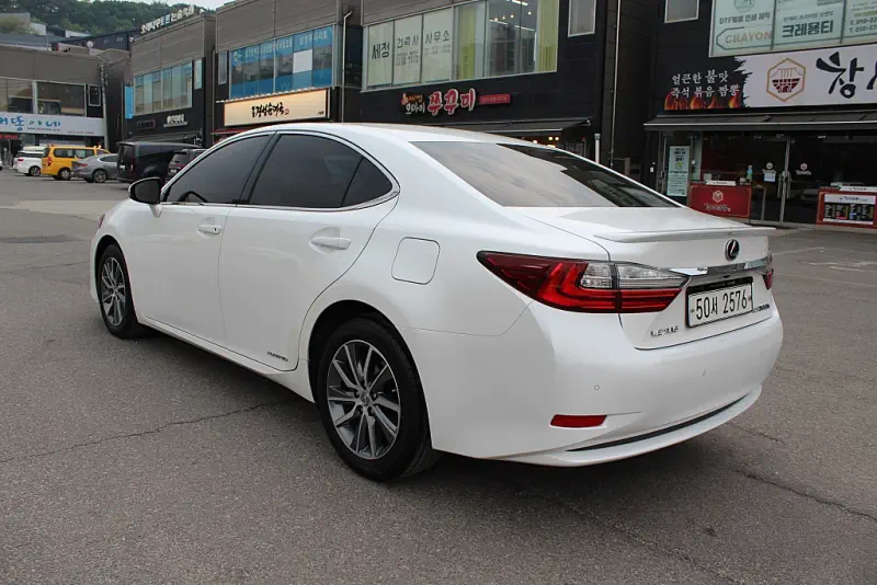 Lexus ES300h
