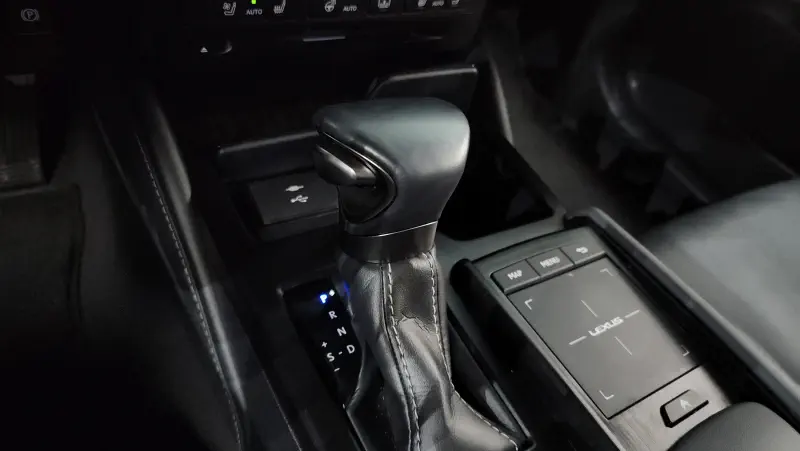 Lexus ES300h