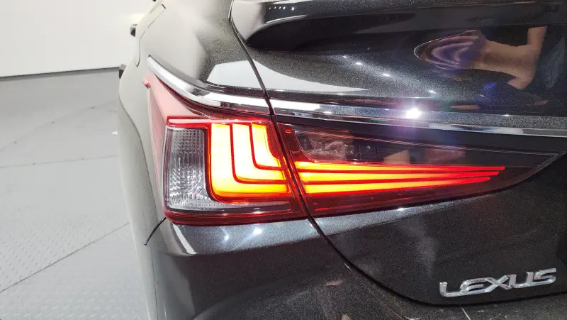Lexus ES300h