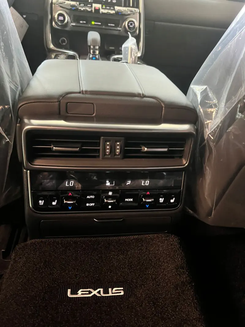 Lexus LX570