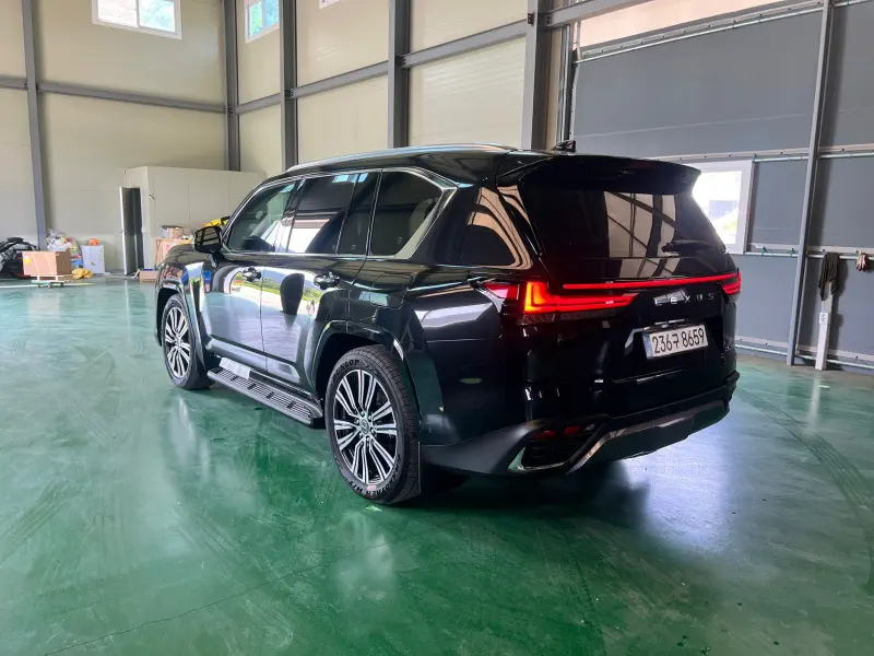 Lexus LX570