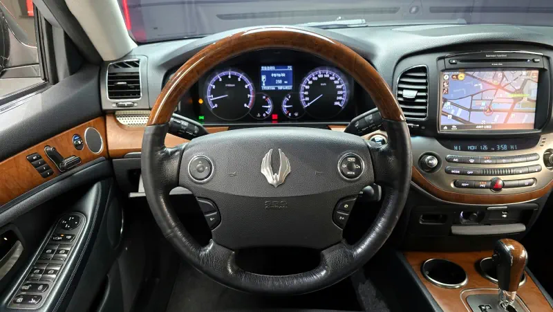 SsangYong Chairman W