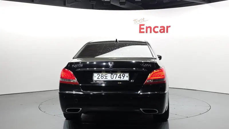 Hyundai Equus