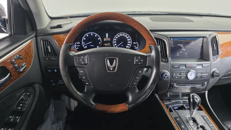 Hyundai Equus