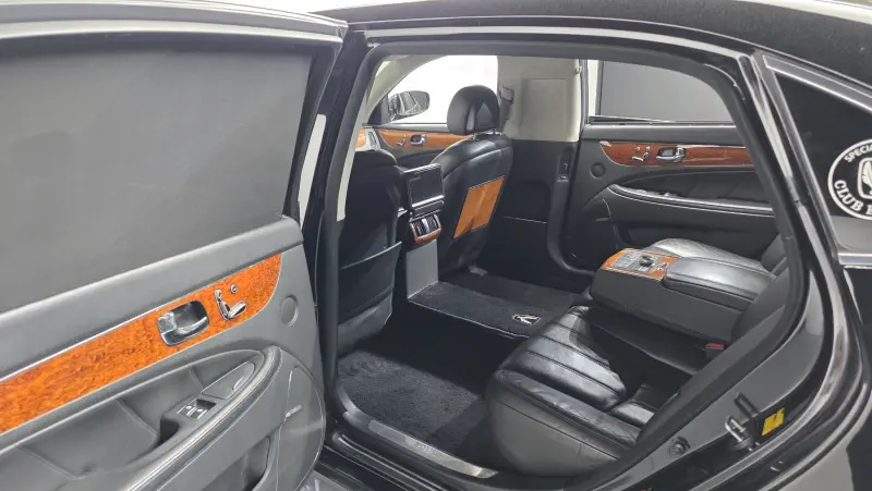 Hyundai Equus