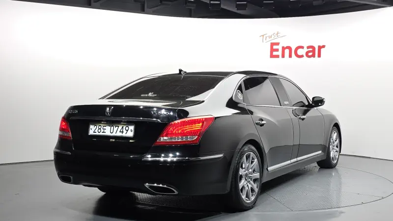 Hyundai Equus