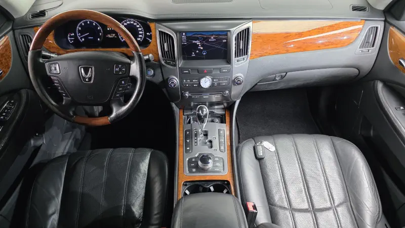 Hyundai Equus