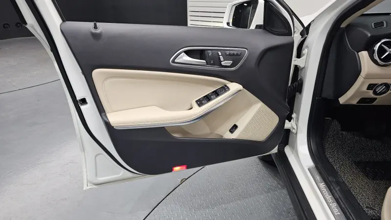 Mercedes-Benz GLA-Class