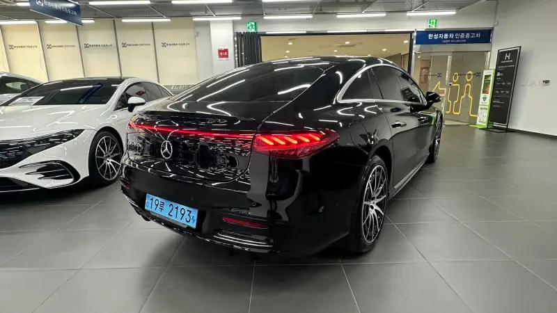 Mercedes-Benz EQS