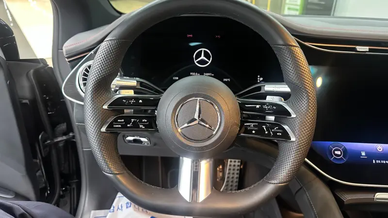 Mercedes-Benz EQS